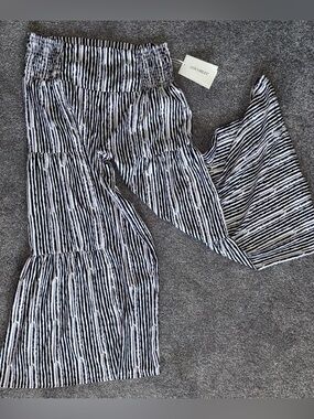 Coco Bleu- Palazzo/Boho Wide-Leg Tiered Pants - Black & White * NWT * MED.